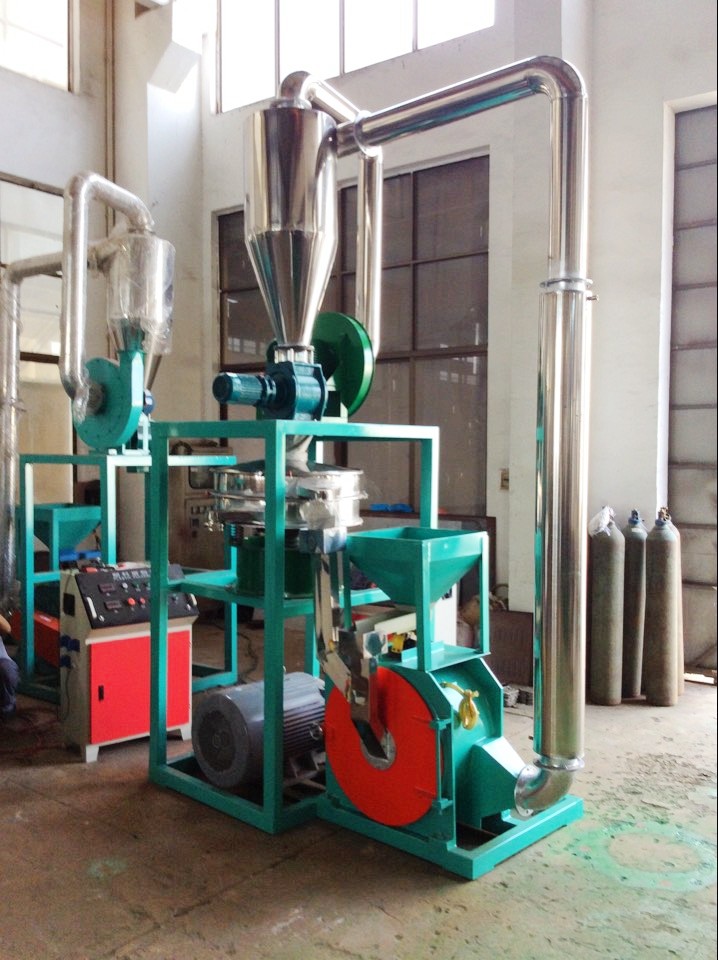 Turbine Plastic Grinding Mill Adjustable Fineness Double Shaft 3900rpm