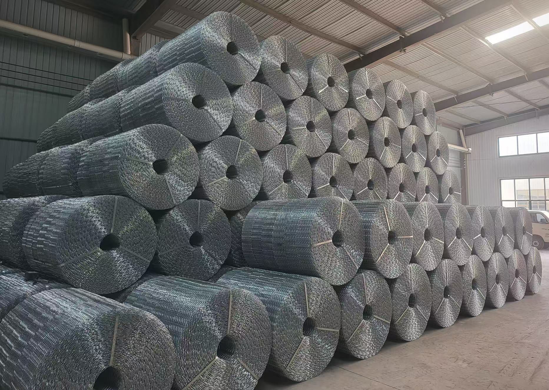 Eight Lines Welded Concrete Weight Coating Mesh / Q235 CWC reo mesh roll