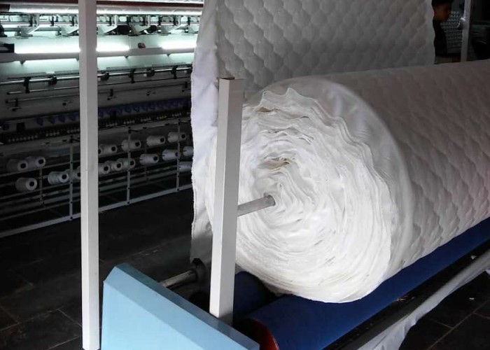 2.5m Horizontal Textile Automatic Quilting Fabric Rolling Machine