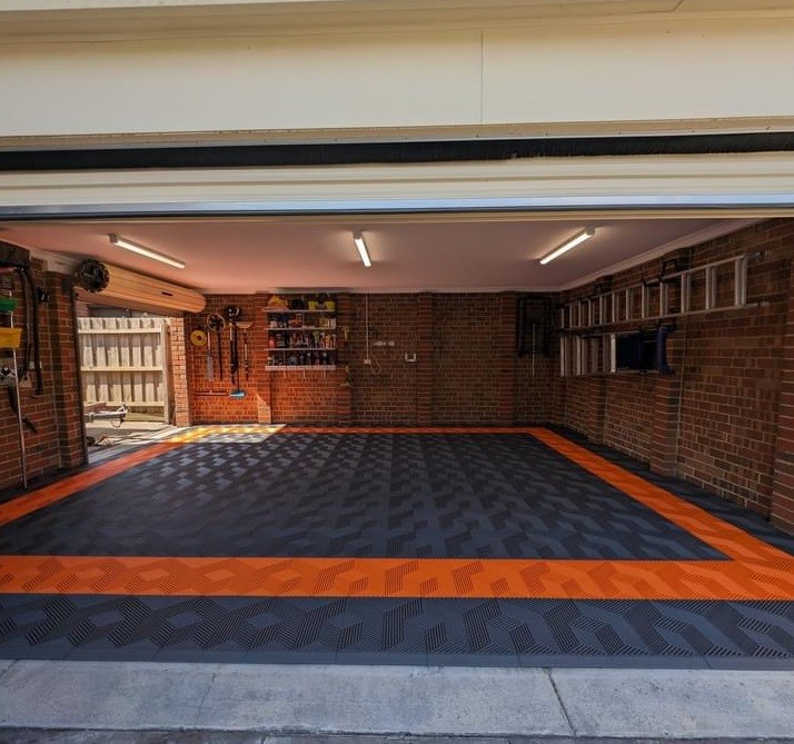 Square Plastic Garage Floor Tile Interlocking Garage Floor Mats Water Resistance