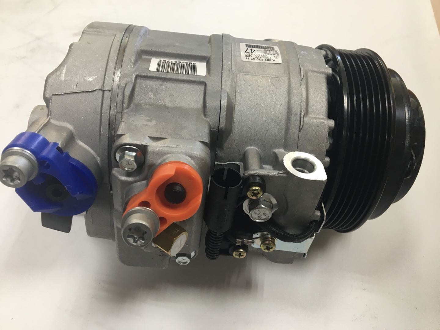 A0012309011 A0022304711 Automobile Spare Parts Air Conditioner Compressor for Benz