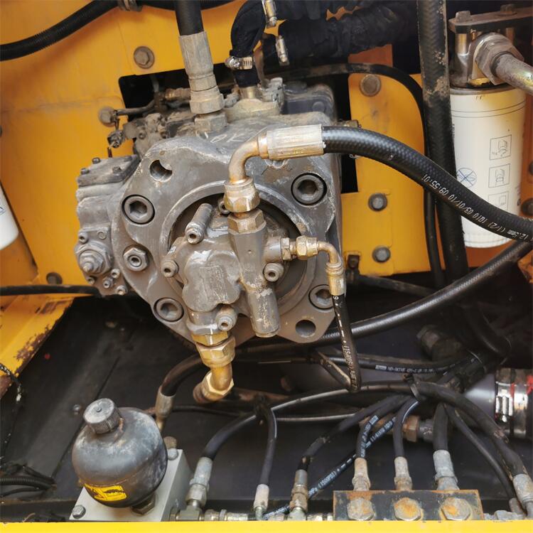 Korea-Made 21 Ton Volvo 210 Crawler Excavator with 107 KW Engine in Good Condition