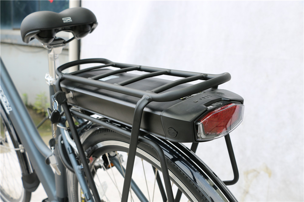 28 Inch Mid Drive Electric Bicycles With LCD Display Rear Carrier Battery Position