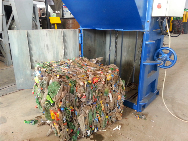 Hydraulic Vertical Cardboard / Paper / PET Bottle Baling Machine