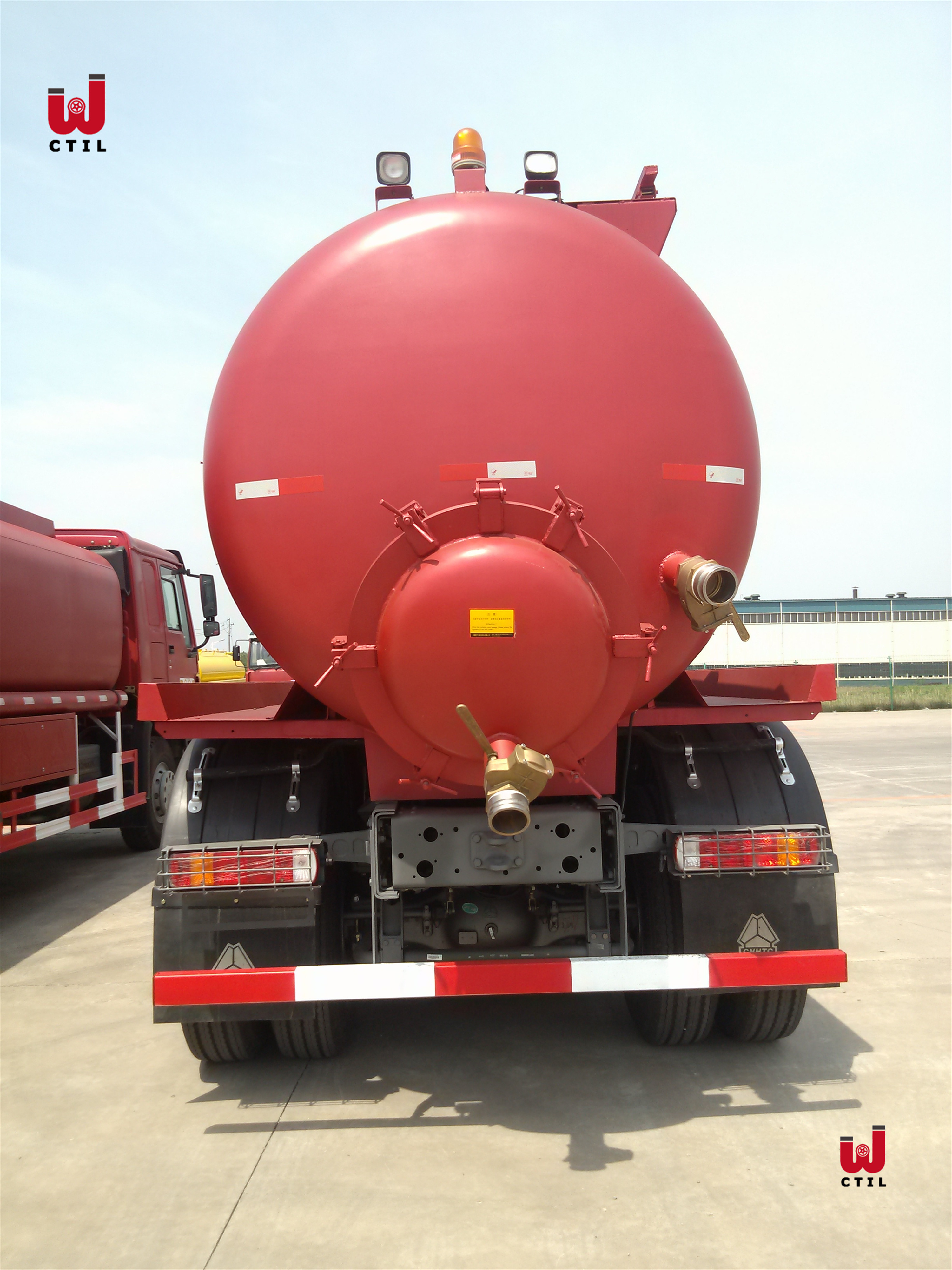 Sinotruk Sewage Cleaning Tanker 35 Cubic Sewer Jetting Truck