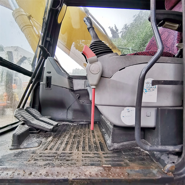 Japan Used Komatsu PC200-7 Excavator with Original Hydraulic Cylinder in Good Condition