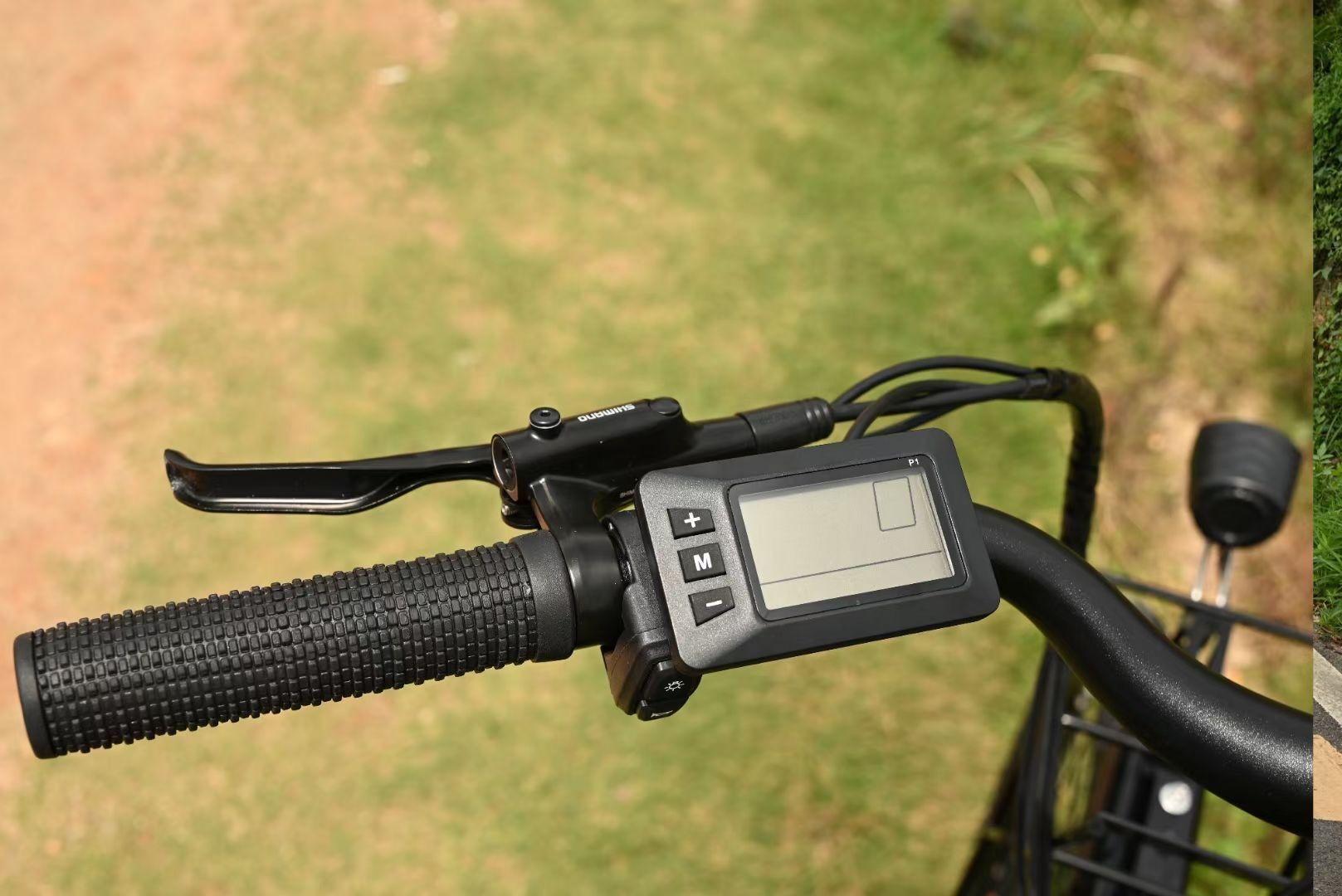 250W 48V Electric Road Bike 15.6Ah / 20.4Ah Lithium Battery Electric 26 Inch Bike