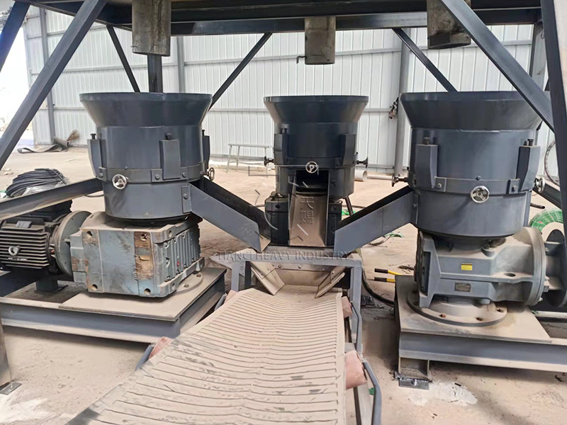 Columnar Organic Fertilizer Animal Manure Flat Film Extrusion Granulator