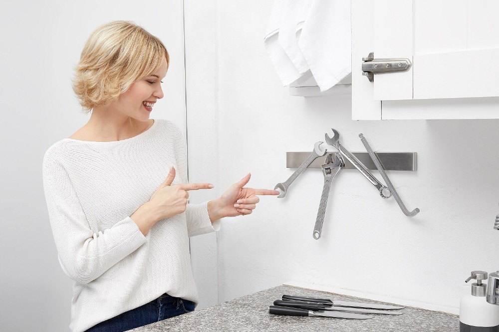 16 Inch Stainless Steel Magnetic Knife Strip for Neat and Practical Kitchen Storage