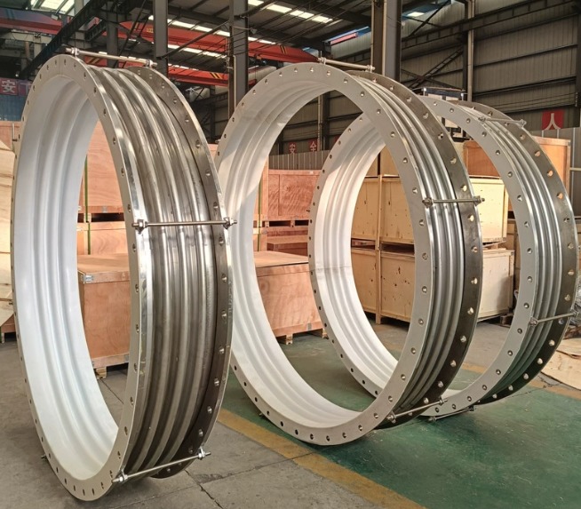 PTFE Lined Bellow Expansion Joint for Aggressive Fluids Transfer