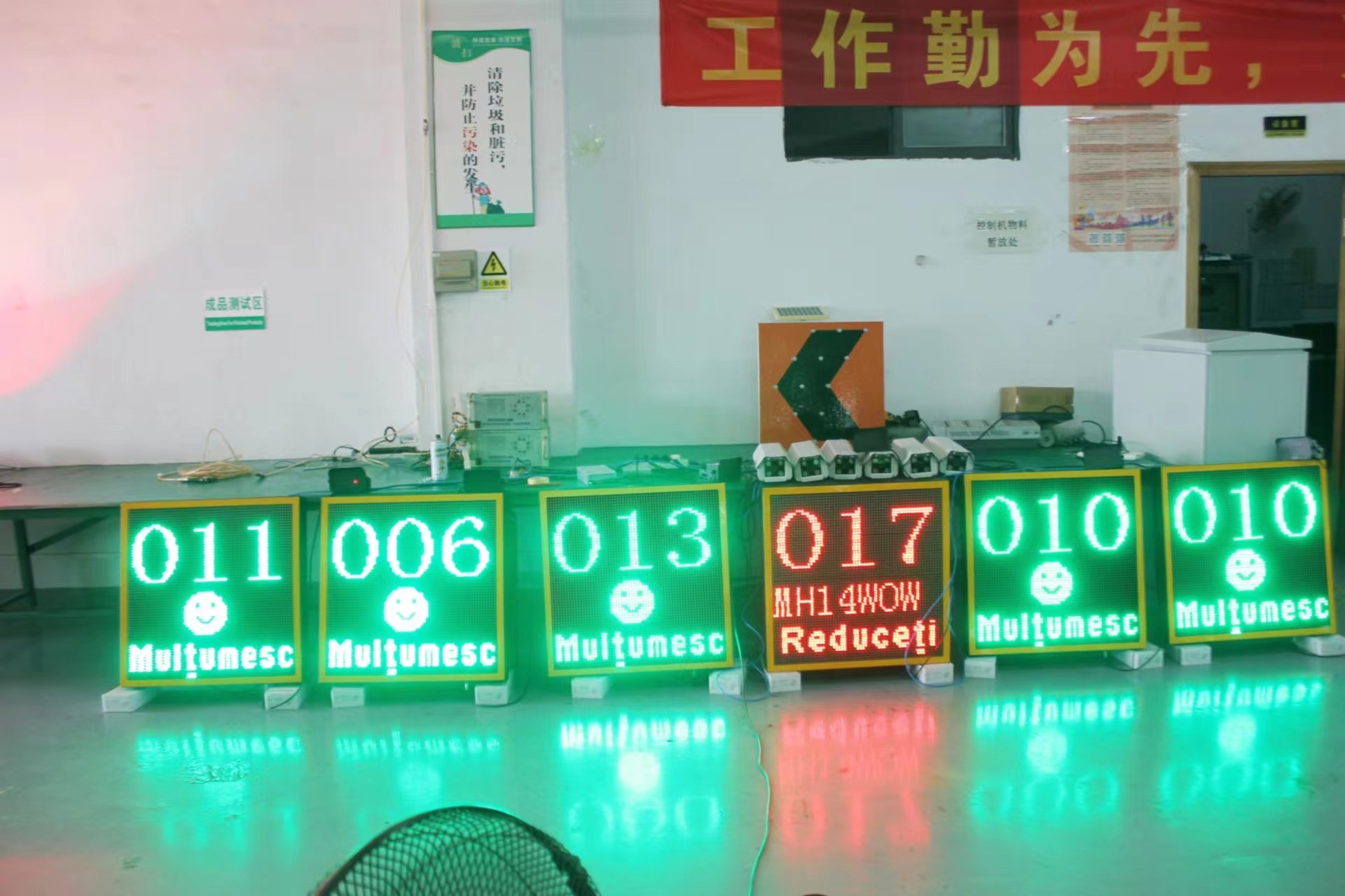 Road Safety Equipment Iron Speed Limit Traffic Sign With Phone App Control