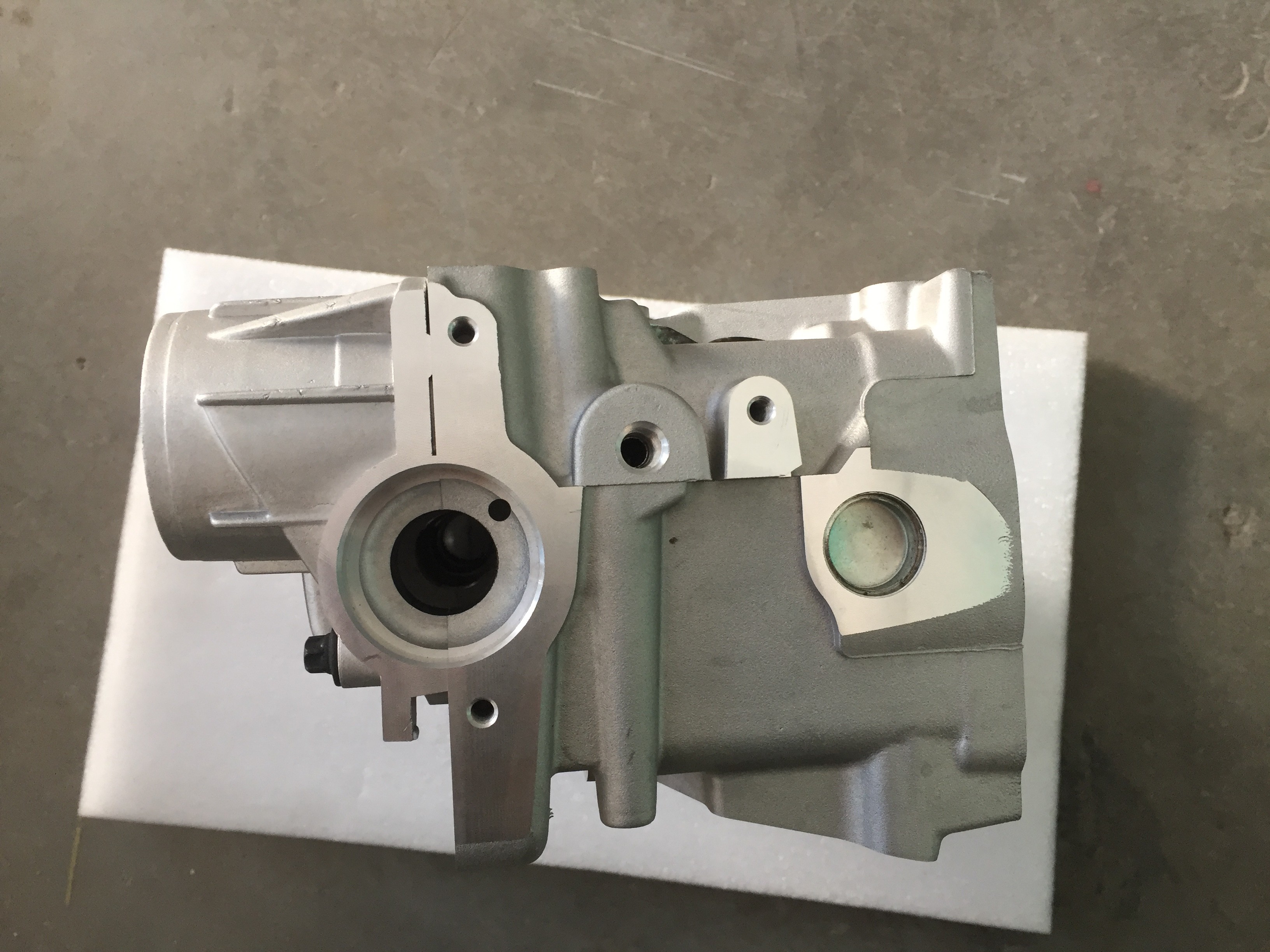 032103353T Cylinder Head For VW Fox / Suran 1.6