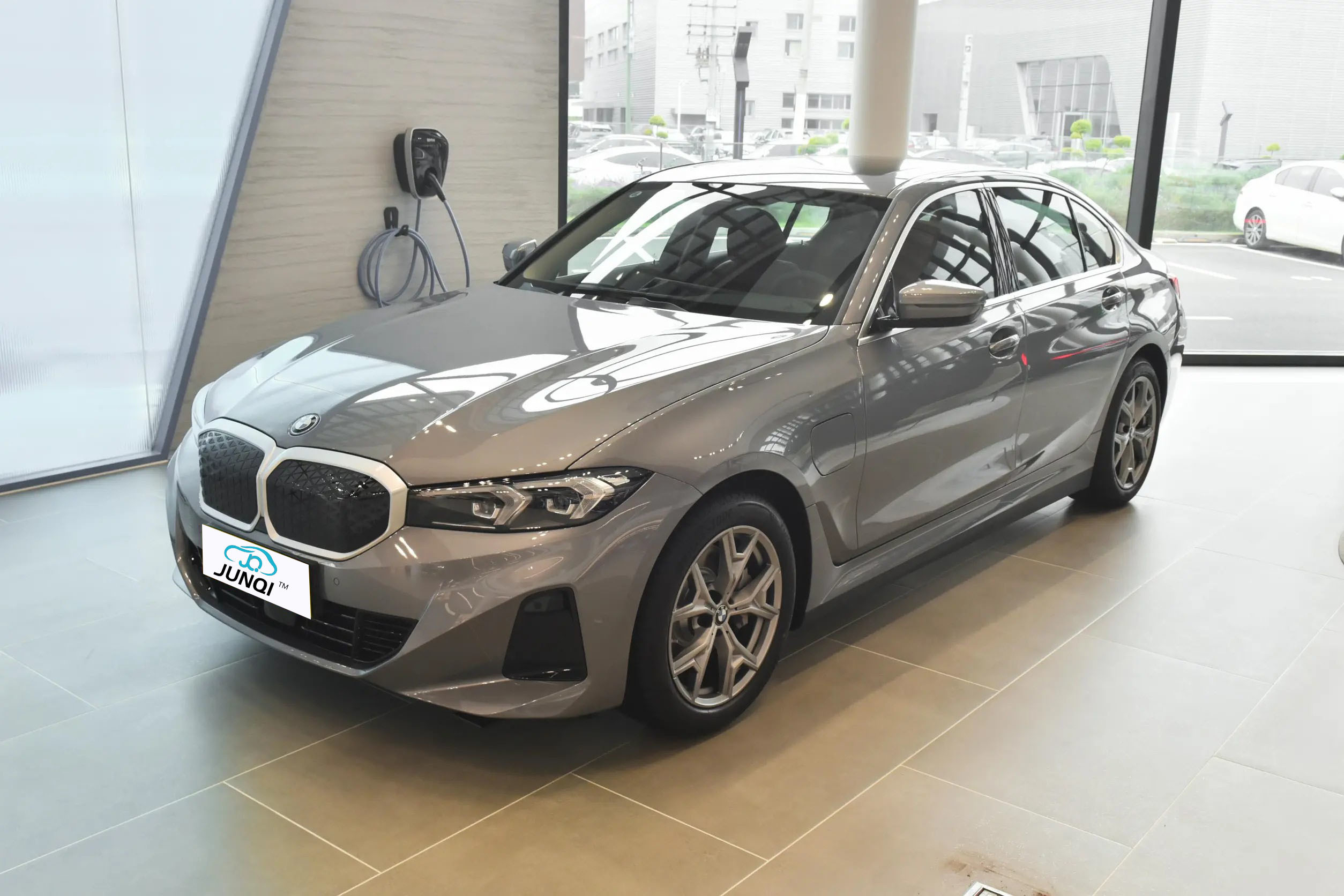 BMW i3 Perfect Combination of Luxury and Technology in a High-Performance Electric Vehicle