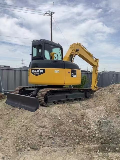 Komatsu Hydraulic Crawler Excavator 8 Ton used construction machinery, equipment