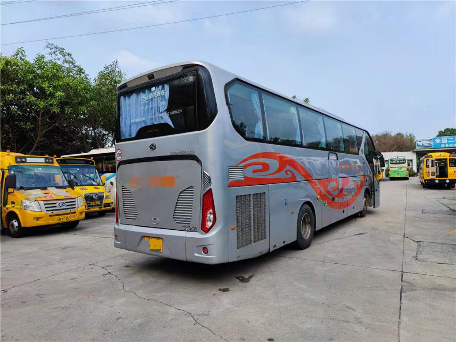 Used Kinglong Coach XMQ6125 Mini Coach Bus 51 Seats Weichai Rear Engine Bus Coach Accessories With Yutong Higer