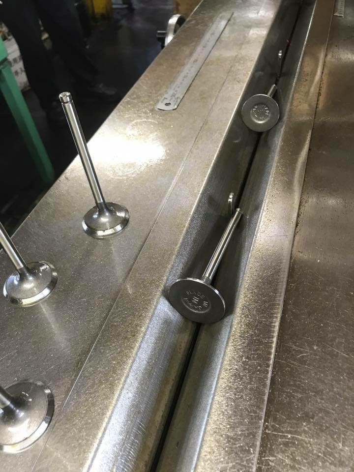 Original Custom Diesel Engine Valve IN 4Cr10Mo & EX21-4N Material Polished Treatment