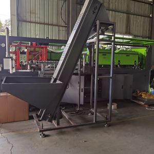 3L PC Plastic Processed 4 Cavity Automatic PET Blowing Machine