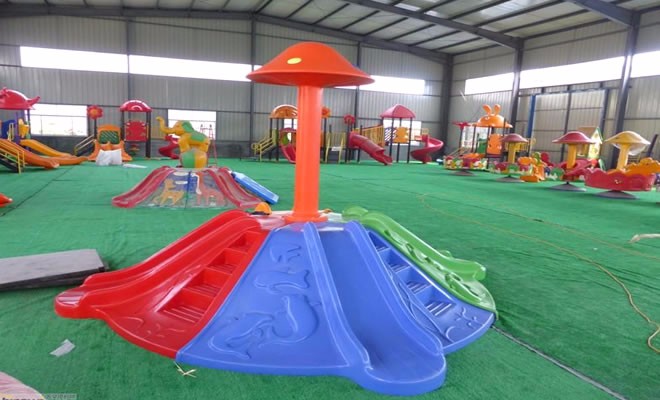 School Park Colorful Artificial Grass / Outdoor Runaway Rainbow Lawn Carpet