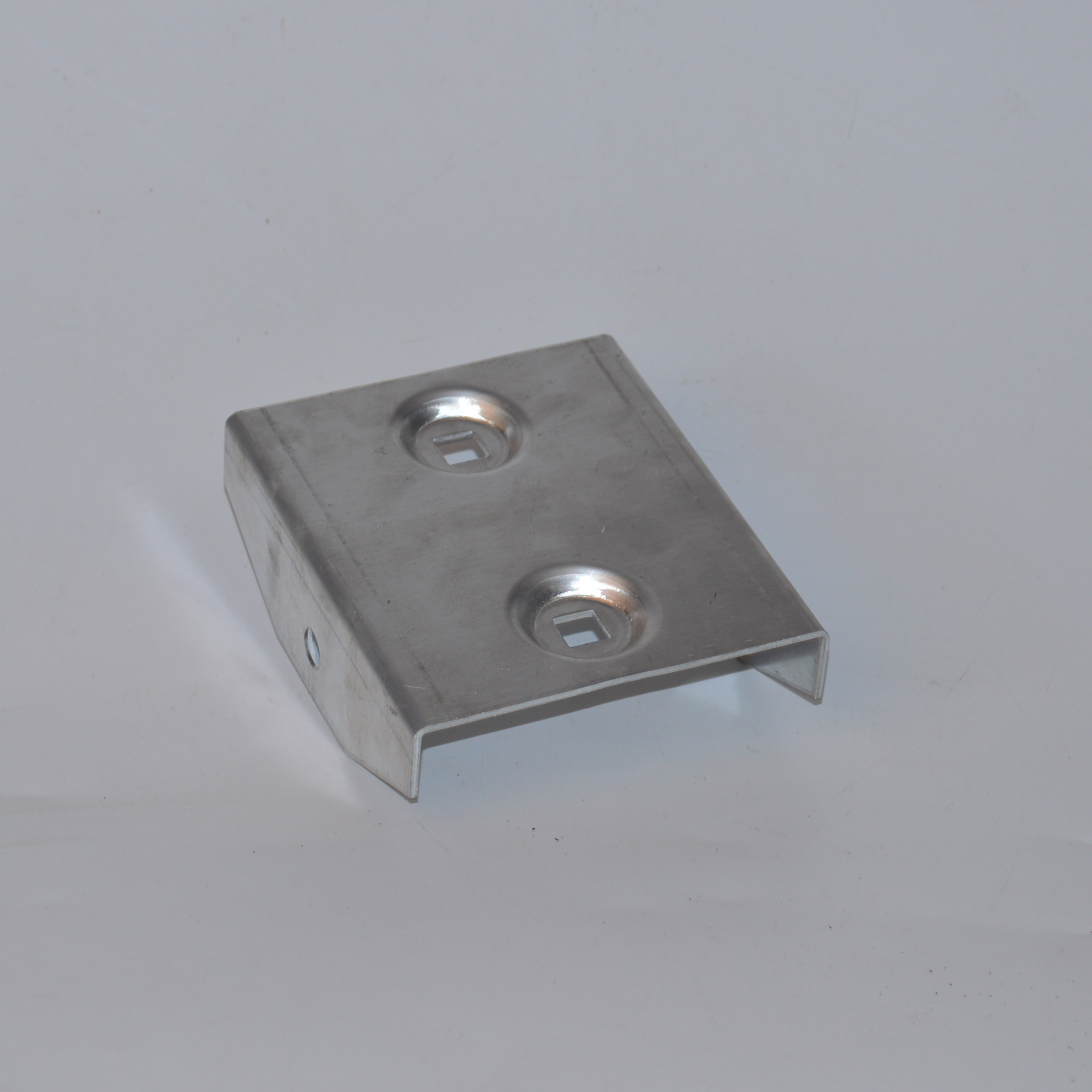 Sheet Metal Fabrication Stamping Metal Parts Angle Bracket For Auto Industry