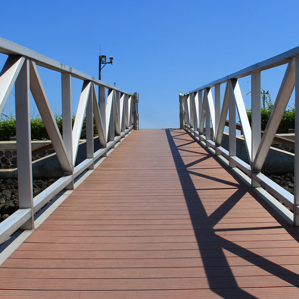 Aluminum Floating Bridges with Customizable Length and Silver Surface