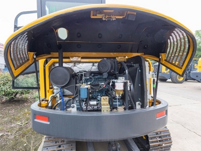 Kubota/WEICHAI engine conforms to China-III emission regulation and features strong power, low fuel consumption, and prominent performance, and the aluminum paralleling radiator features good heat dissipation performance.