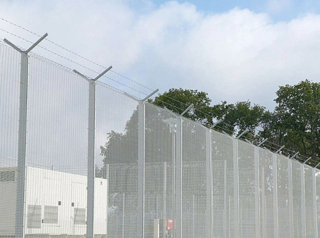 Y Shape Prison Galvanized Anti Climb Fence With Razor Wire