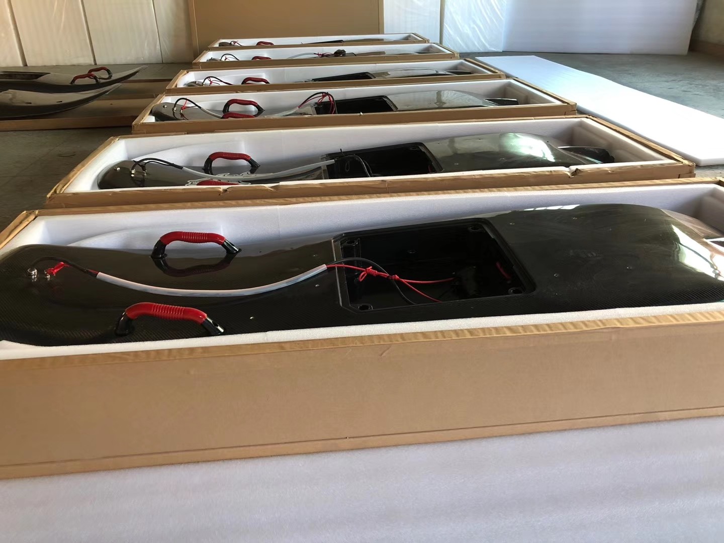 Composite electric surfboard with the battery capacity 72V 30A