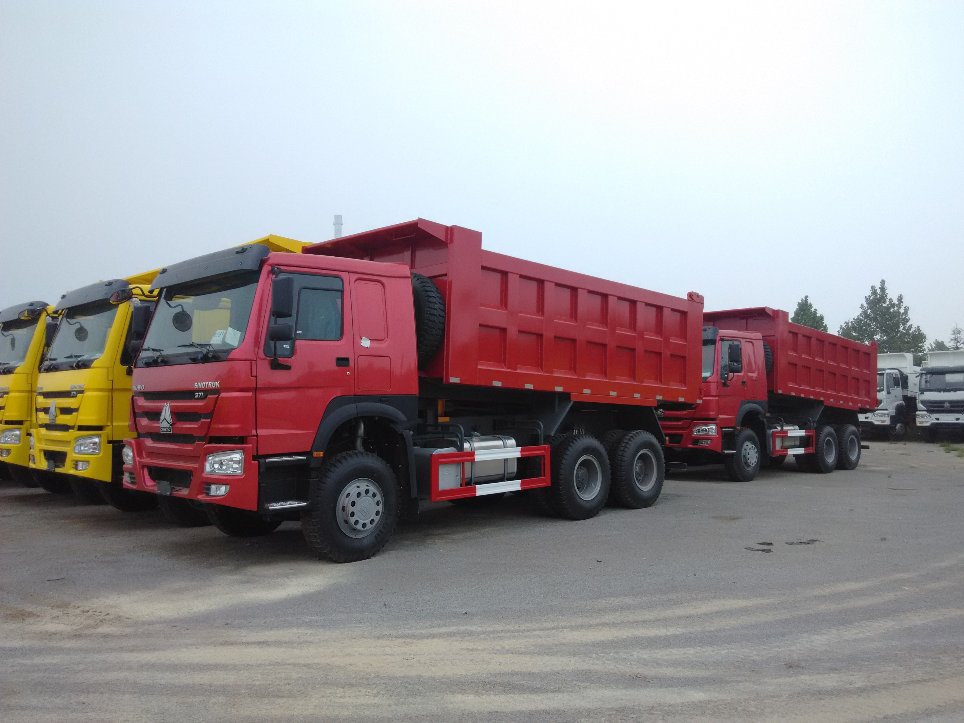 Sinotruk Howo tipper / dump mining Truck 336hp HYVA Hdraulic lifting system