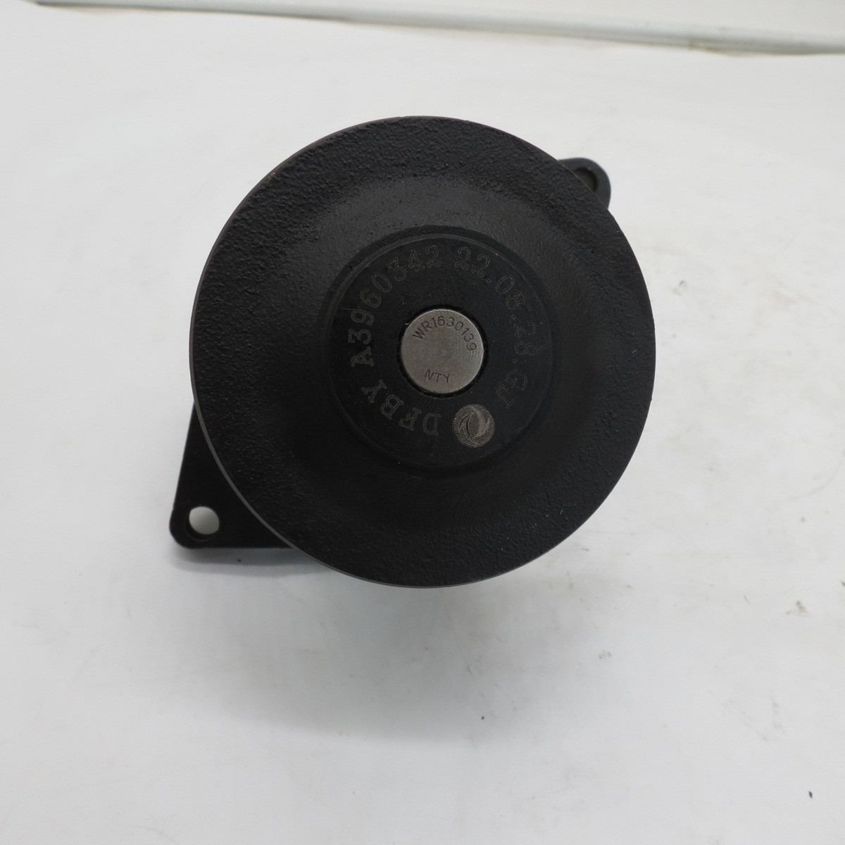 High quality The water pump assembly 3960342