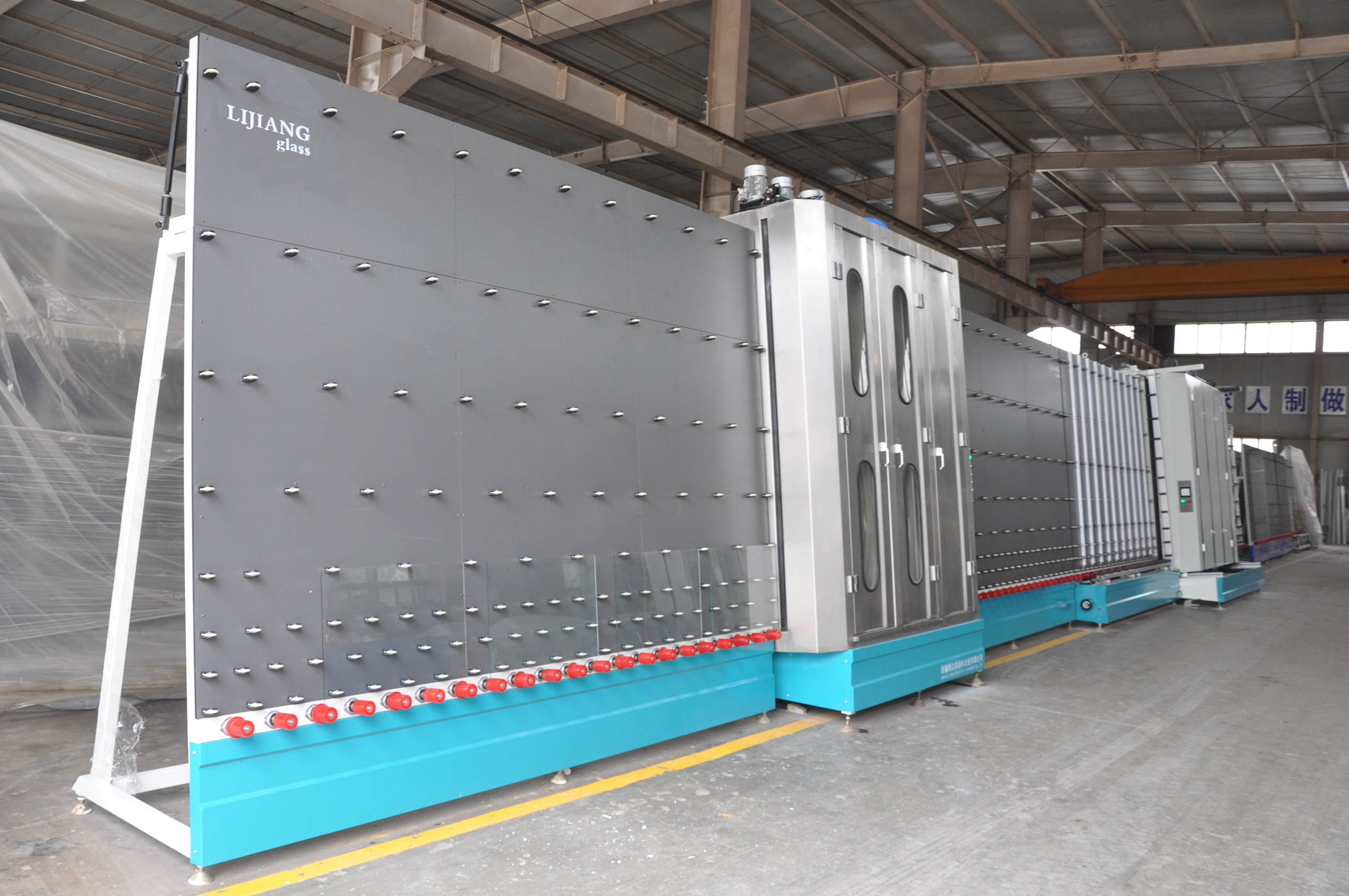 Vertical insulating glass machine vacuum insulated glass lined