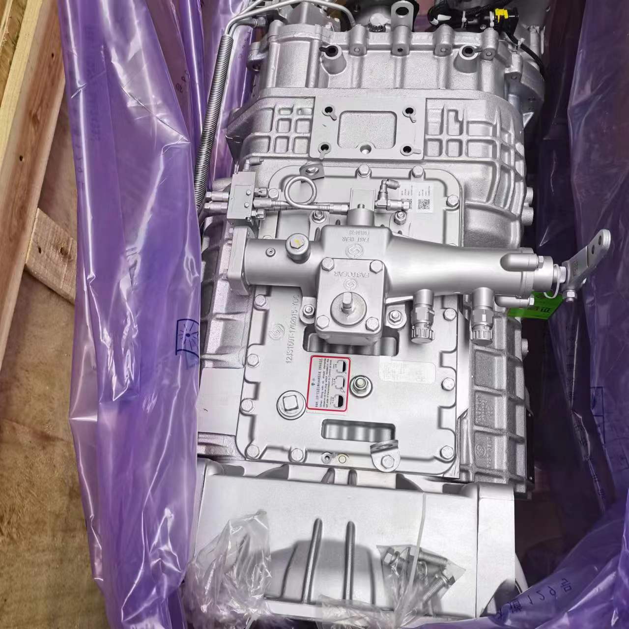 Sinotruk HOWO 12JSDX240TA Transmission Gearbox Heavy Duty Vehicle Essential Component