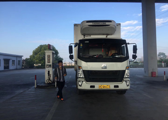 Sandwich Structure 4×2 Refrigerated Truck Good Heat Insulation Performance