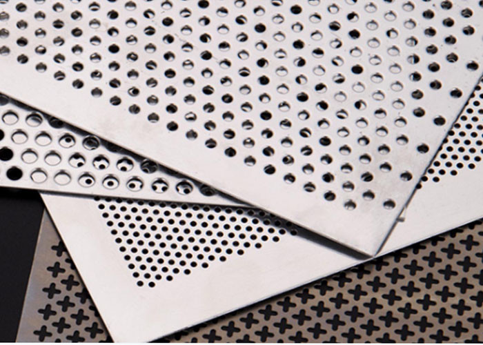 Staggered Center Perforated metal Sheets ASTM B209 Standard Various Materials Open Areas 5% - 79%