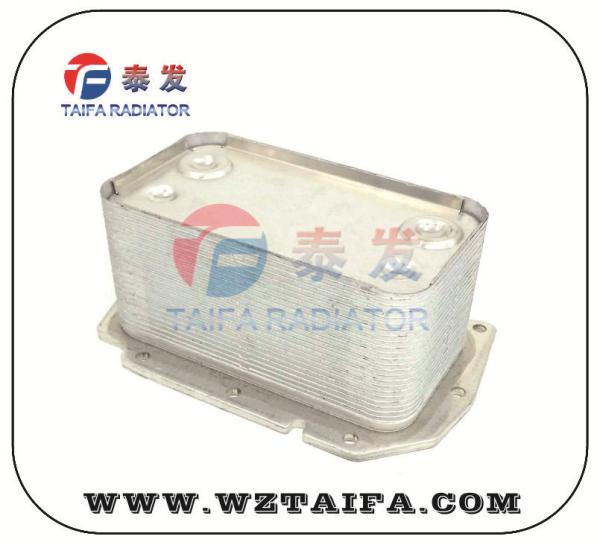 1842418C3 Oil Cooler International Navistar 2004 And Newer Detroit Diesel DT466E
