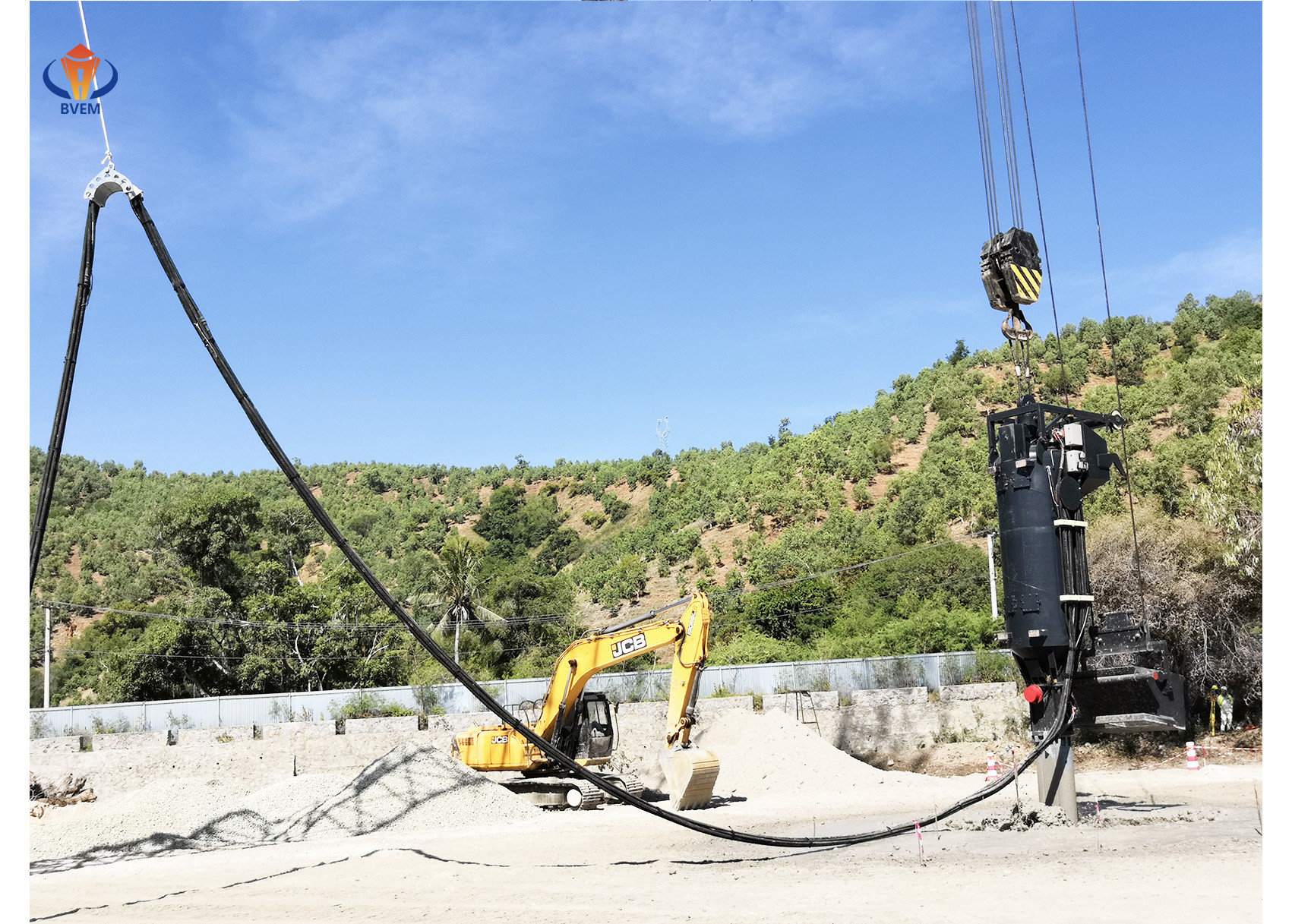 Industrial Vibro Replacement Pile Equipment Gravelly Soil Improvement