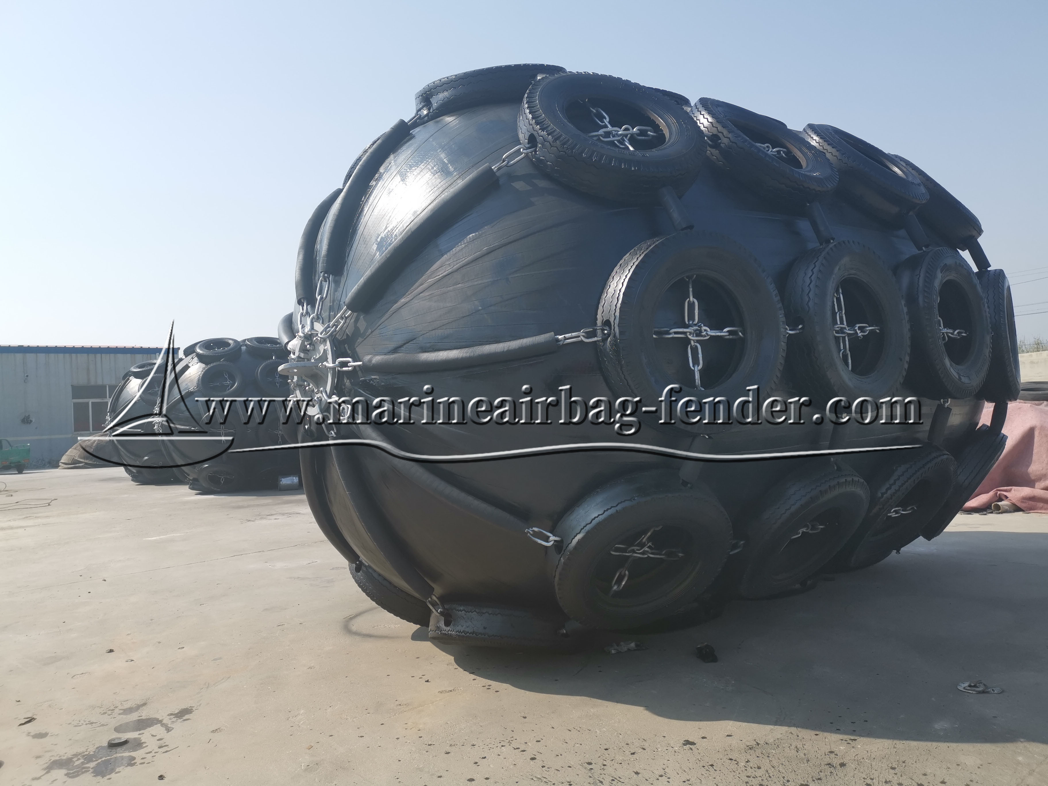 Ship To Ship Dia 0.3m-4.5m Pneumatic Rubber Fender Marine Vessels Yokohama Type