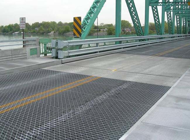 Riveted Grating Has High Load Capacity, Anti-slip Surface for Floor, Walkway, Stairs, Bridge, Cover