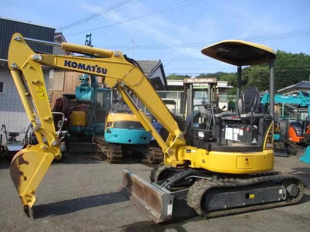 Discounted for Good Condition Komatsu PC 30 Second-Hand Excavator Operating Weight 3197