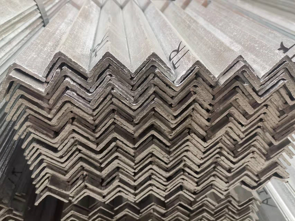 Carbon Steel Sections L Bar ASTM A36 Q235B Hot Dip Galvanized Steel Angle Bar 40*40*4*6000mm