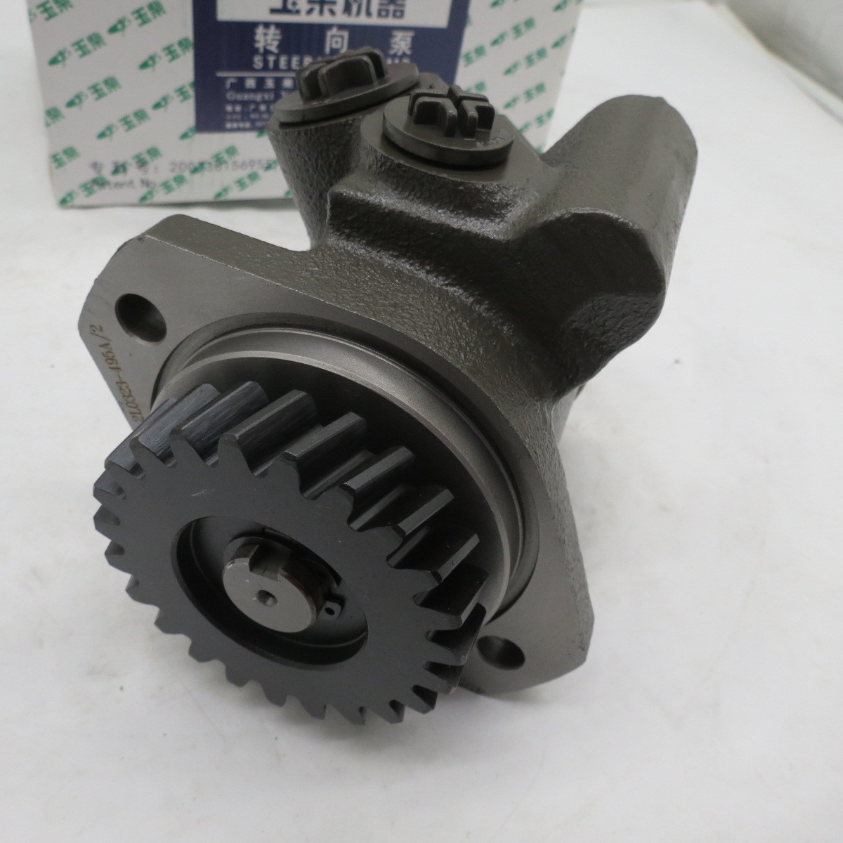 Engine parts power steering pump J3315 3407100