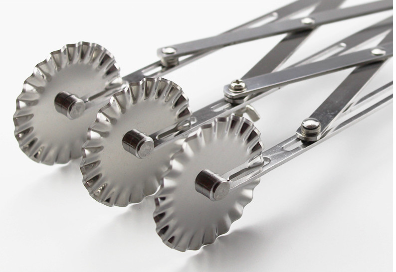 Wholesale Stainless Steel Pizza Cutter 5 Wheels Food Grade Pizza Tool