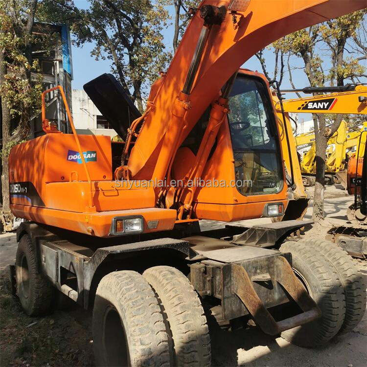 Used Doosan Excavator DH150 Super with High Slope Efficiency and Good Cab Sealing