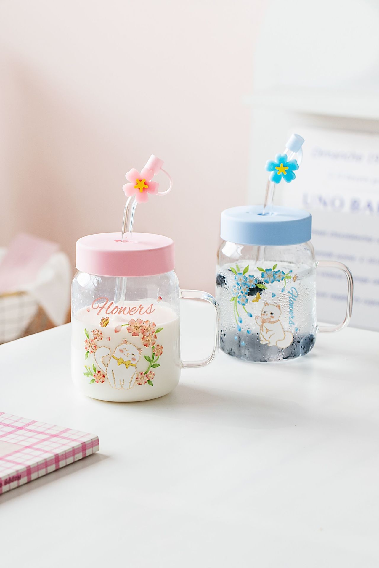 Charming Glass Mugs White Cat Flower Illustrations In Pink Blue Themes