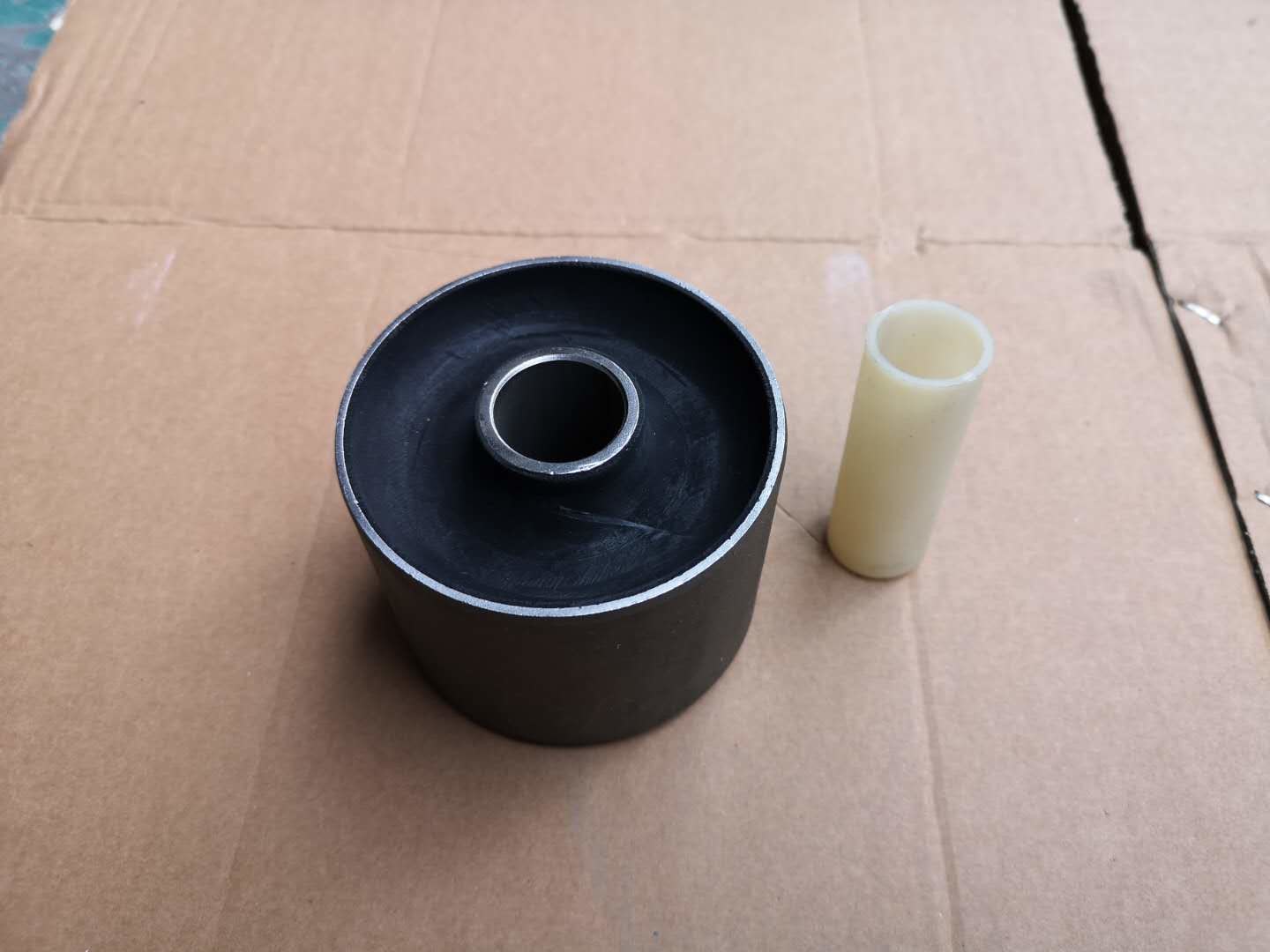 FTR / FVR Cab Mount Bushings 1534598363 ISUZU Medium-Duty Forward Control Trucks