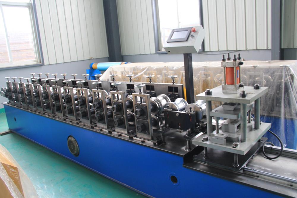 1mm Thickness Steel Tile Shutter Door Making Machine 15m/Min For Garage