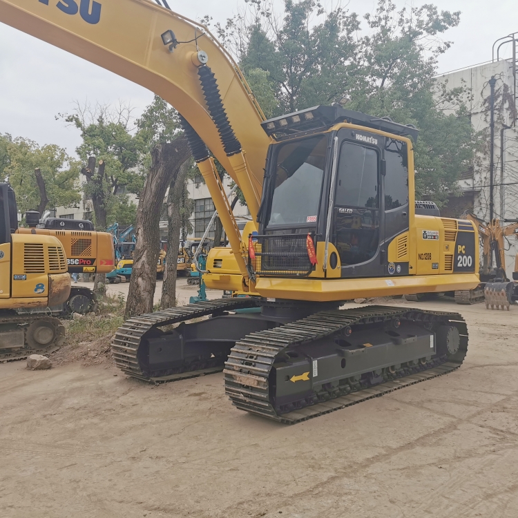 110KW Komatsu PC200 Excavator with 0.8m3 Bucket Capacity Used Construction Machinery