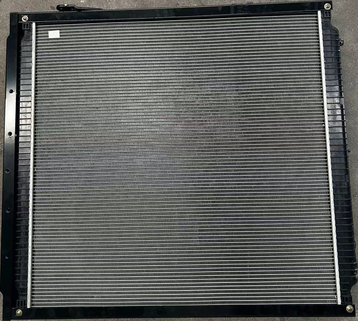 Radiator 712W06100-0066/1 HOWO Truck Parts Engine Radiator Coolant Radiator