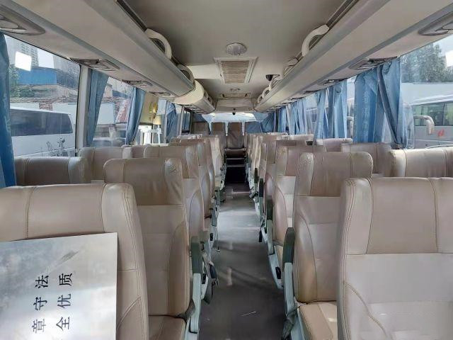 Kinglong Used Bus XMQ6101 Sightseeing Bus Yuchai 6 Gearbox 260hp City Bus Steel Chassis 45 Seats