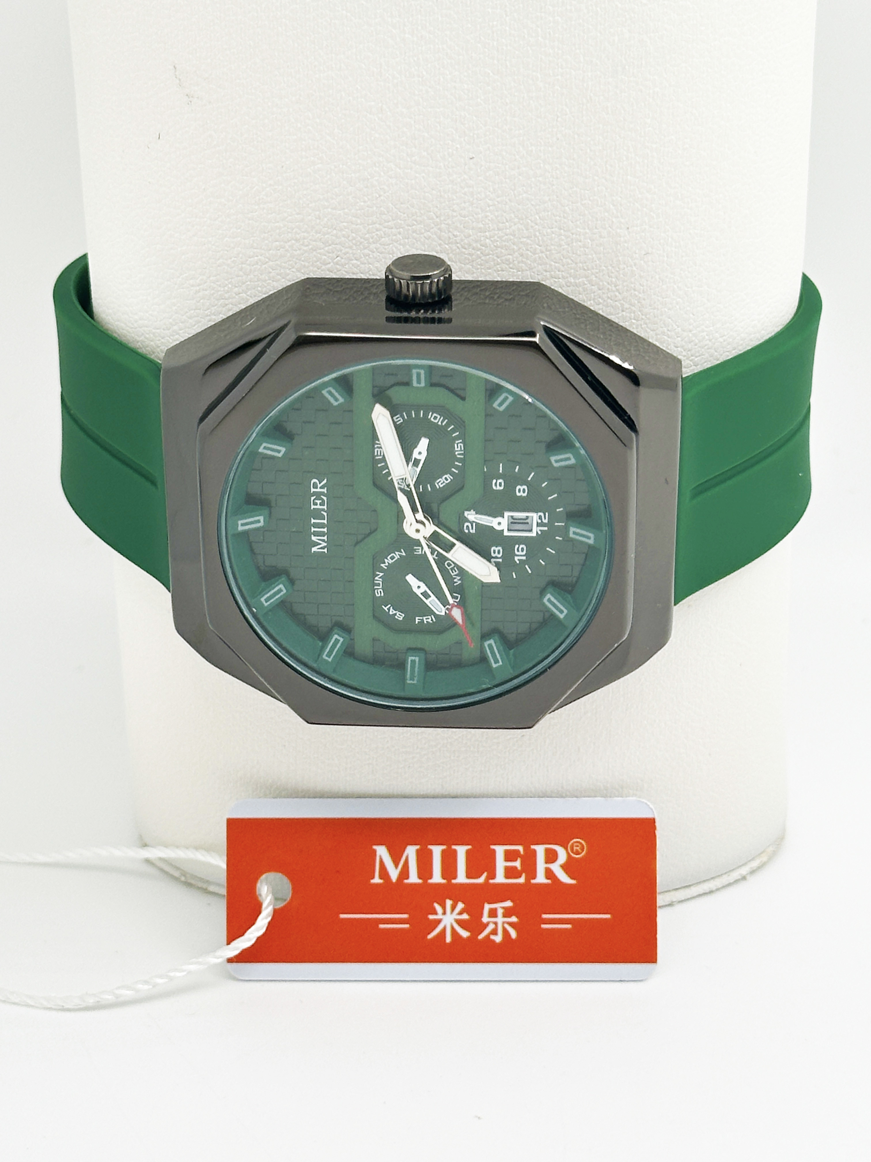 Men's Luxury Watch Waterproof Luminous Automatic Moon Date Silicone Leisure Quartz Men's Watch