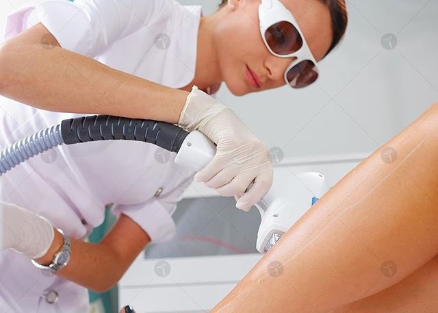 Men 60*50*120cm 50kg 808nm Diode Laser Hair Removal Machine 1-120j/Cm2
